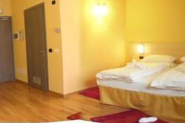 Room 6 of 27