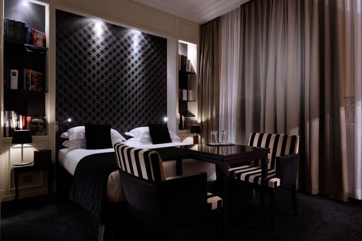 Room 15 of 64