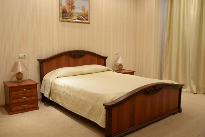Room 2 of 17