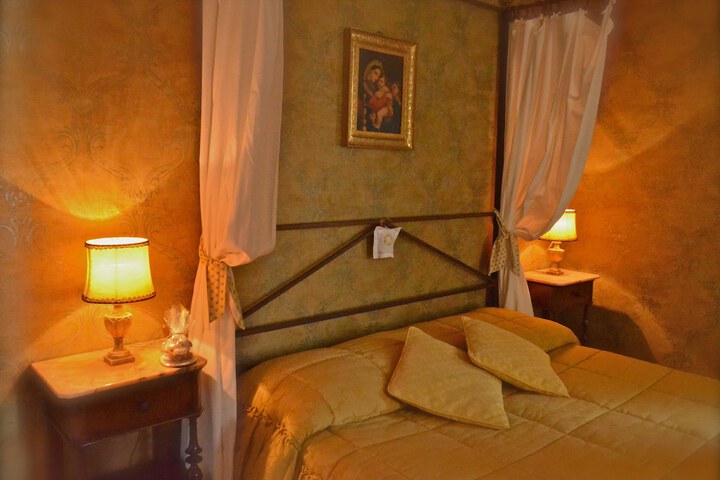 Room 4 of 66