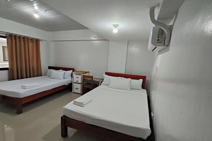 Room 9 of 43