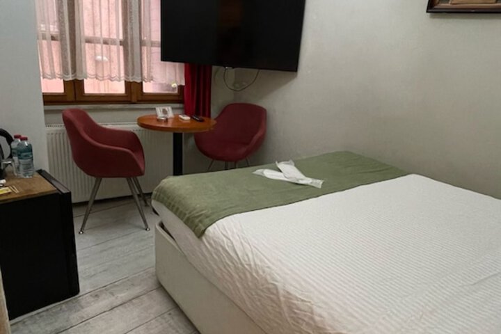 Room 61 of 126