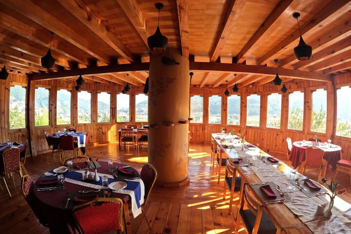 Dining 52 of 72