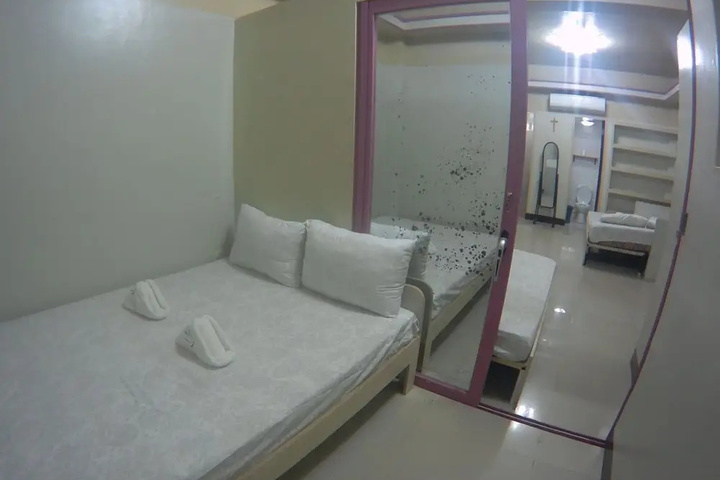 Room 2 of 11