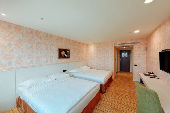 Room 15 of 69
