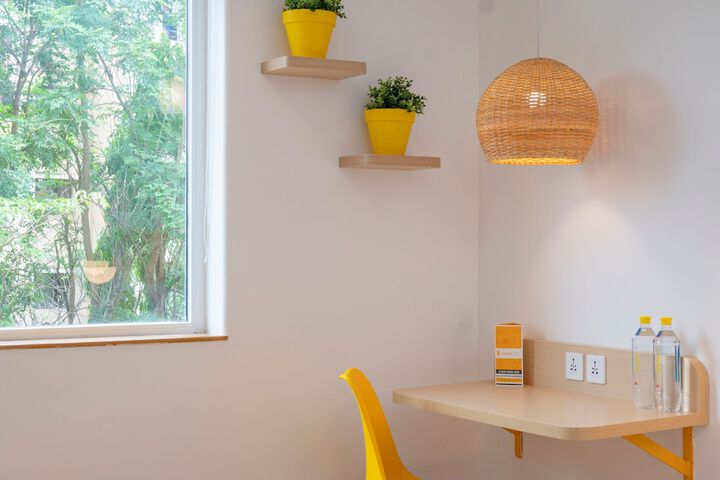 Room 6 of 27