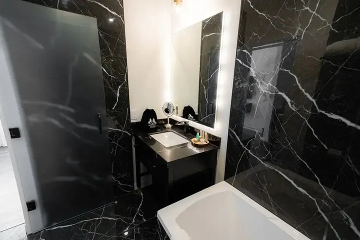 Room 8 of 15