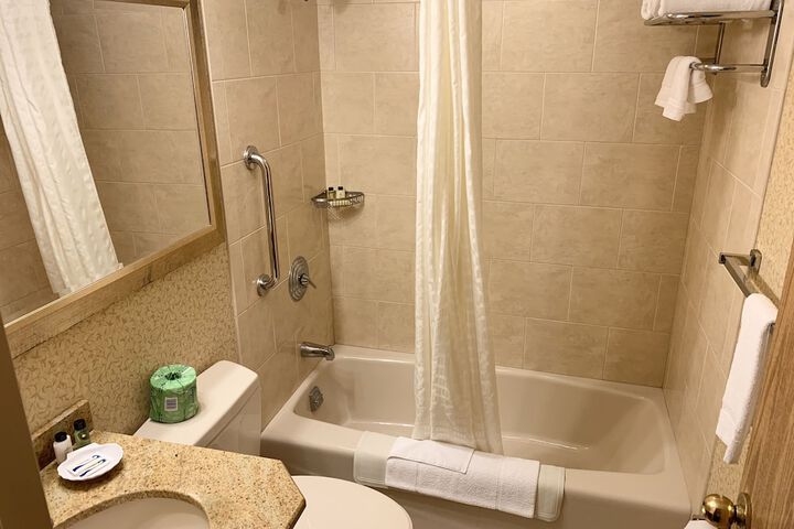 Room 10 of 17