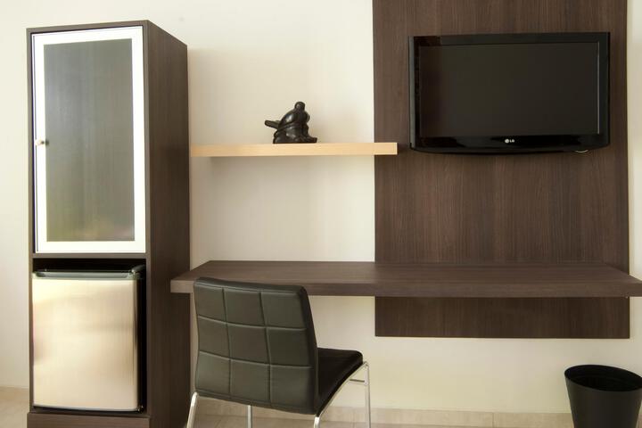 Room 16 of 77