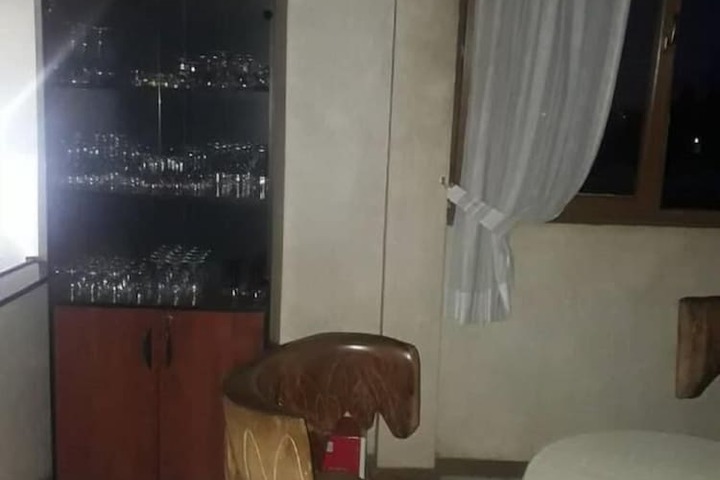Room 6 of 28