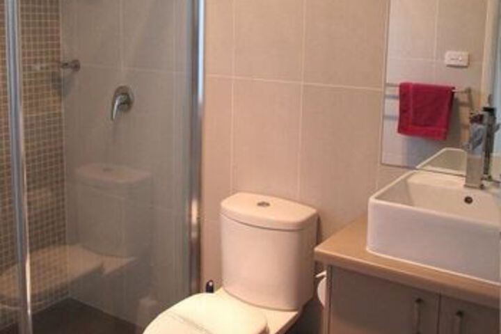 Room 4 of 25