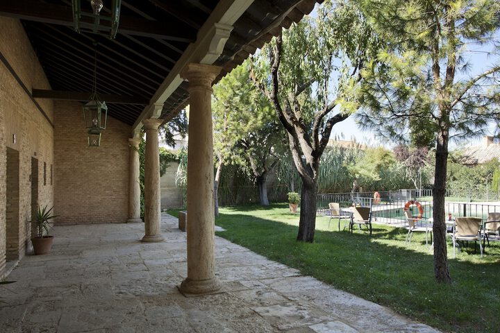 Hotel with Pool