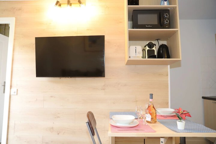 Room 2 of 53