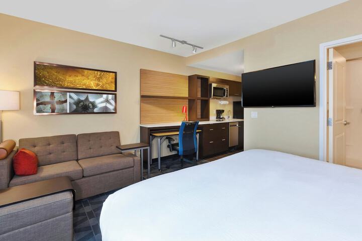 Room 11 of 50