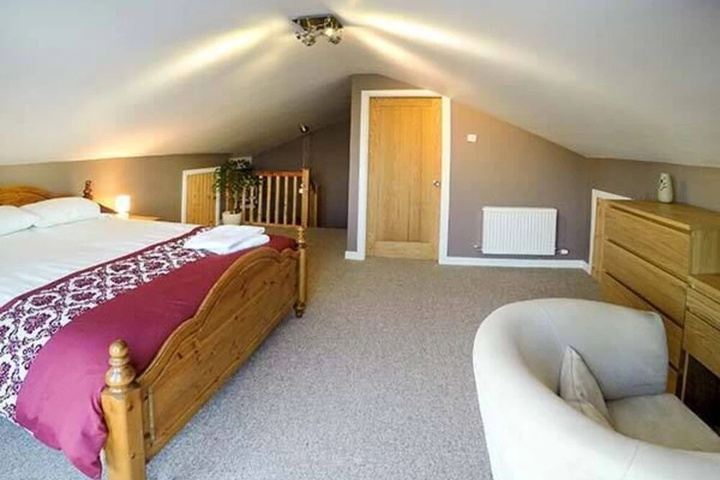 Room 4 of 14