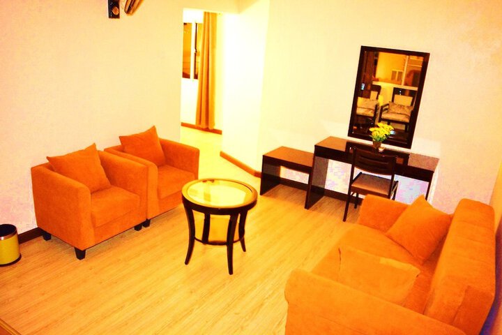 Room 2 of 7