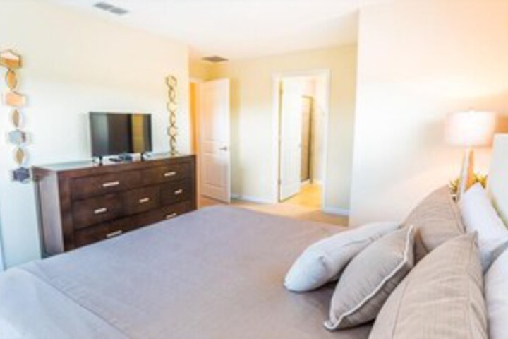 Room 14 of 19