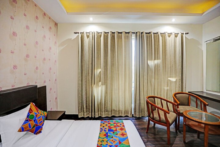 Room 8 of 16