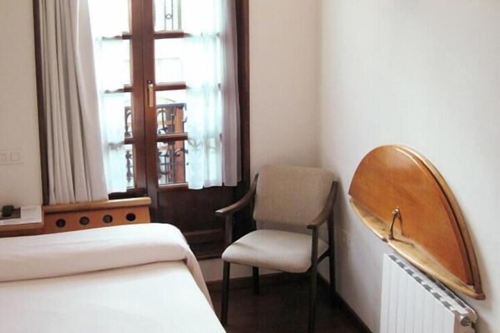 Room 16 of 55