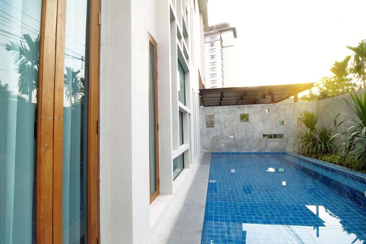 Pool 105 of 167