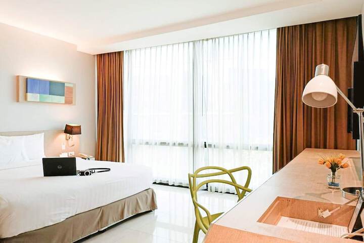 Room 18 of 106