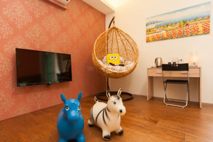 Room 16 of 27