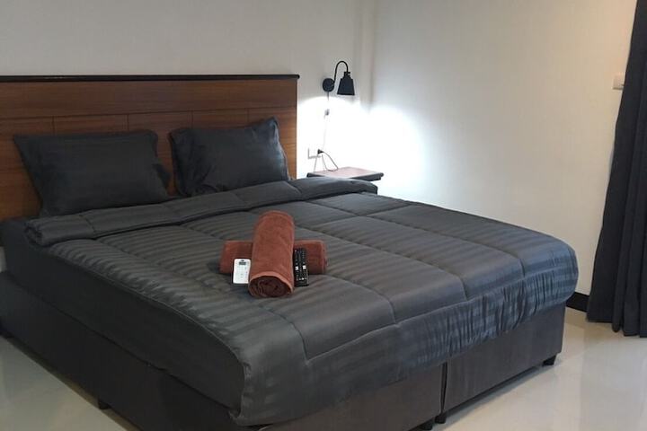 Room 3 of 52