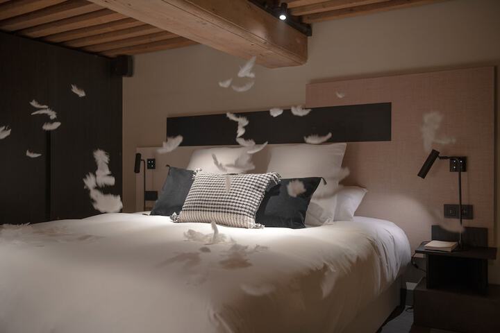 Room 200 of 780