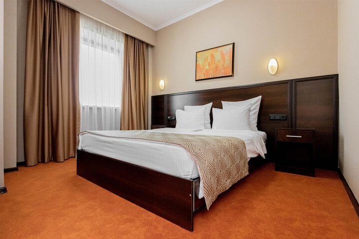 Room 45 of 148