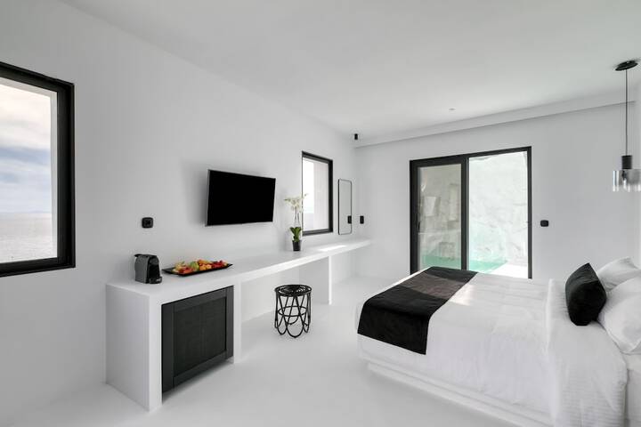 Room 17 of 166