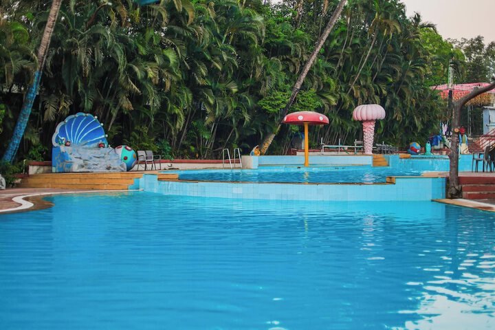 Pools & Facilities
