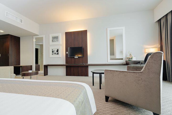 Room 51 of 148