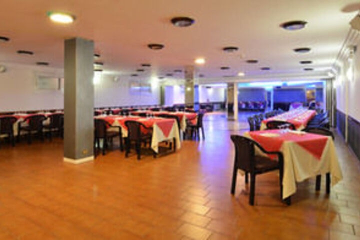 Dining 49 of 50
