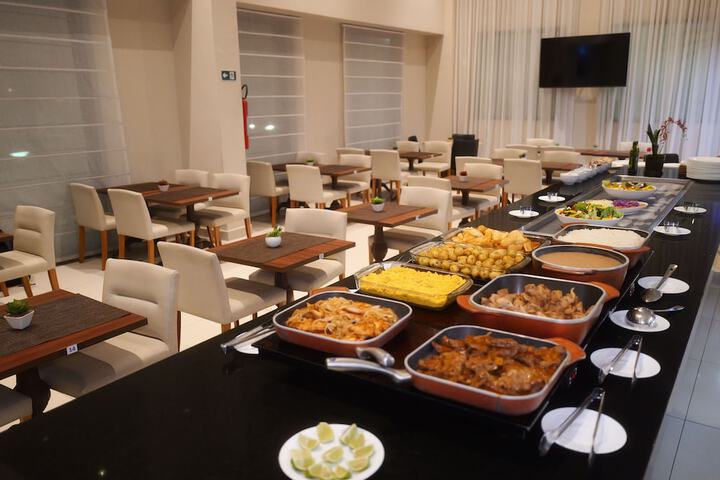 Dining 60 of 79