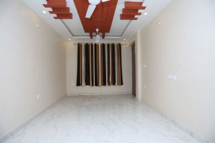 Ballroom/Hall 18 of 24