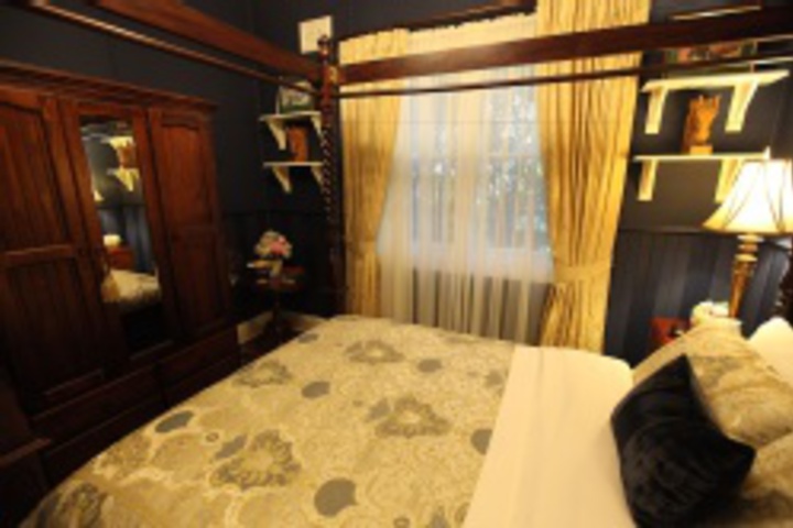 Room 19 of 108
