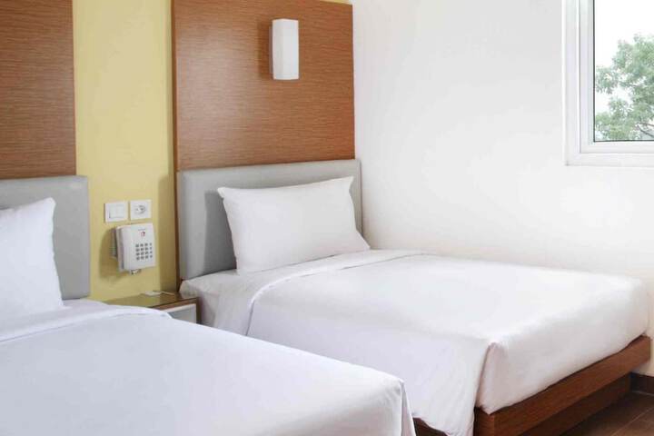 Room 10 of 31