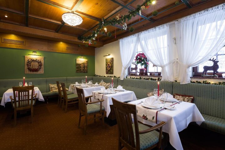 Dining 45 of 74