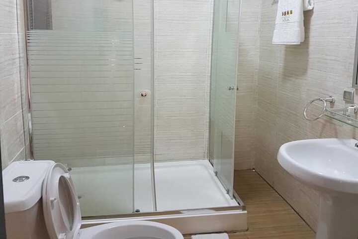 Room 9 of 22