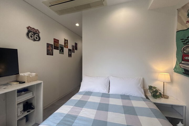 Room 37 of 62
