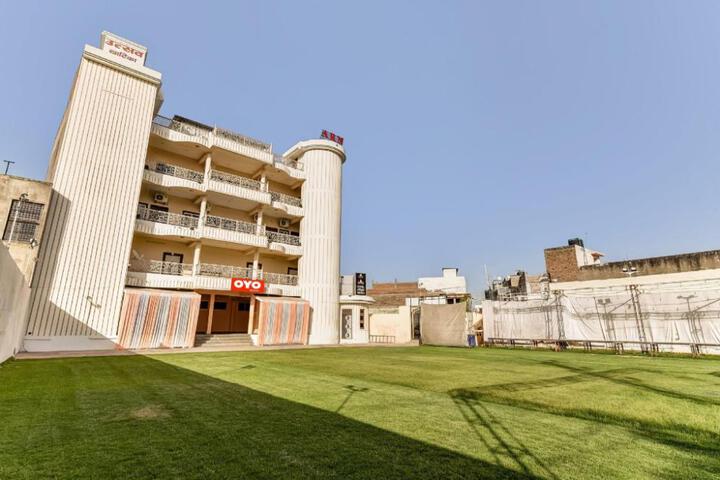 Hotel O Utsav Vatika