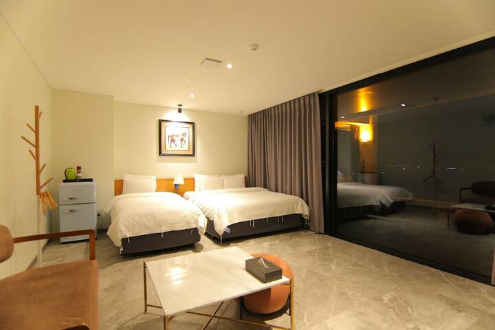 Room 62 of 190