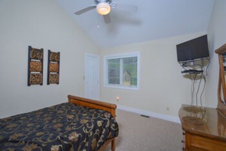 Room 37 of 37