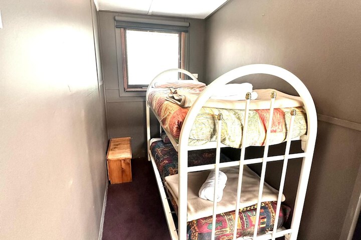 Room 46 of 180