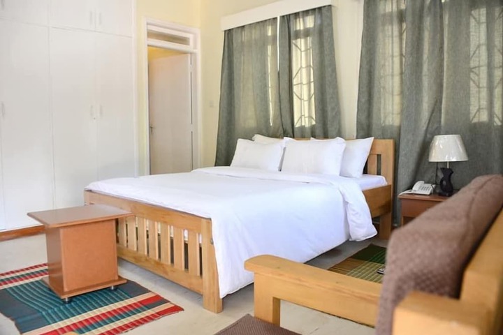 Room 5 of 14