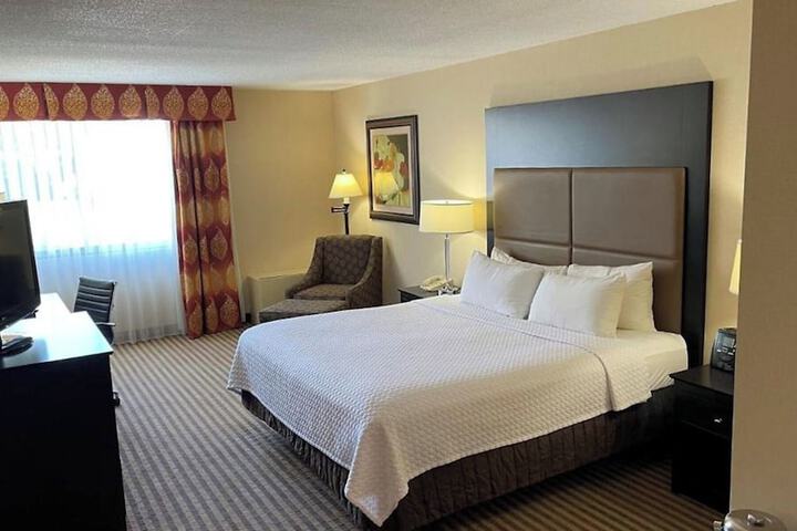 Room 2 of 16
