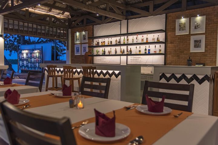 Dining 80 of 155