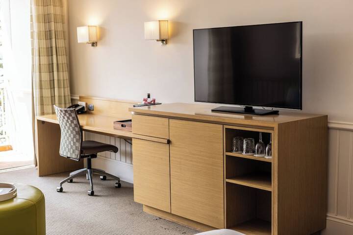Room 32 of 140