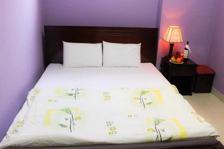 Room 13 of 21