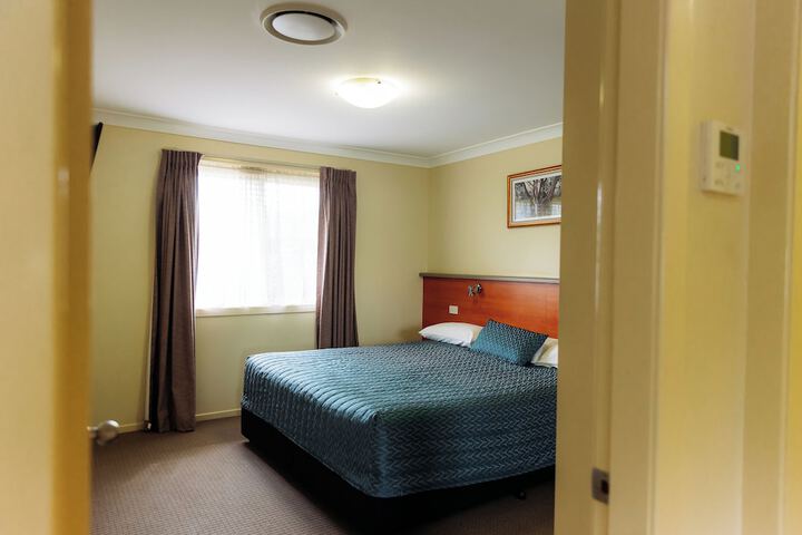 Room 25 of 95